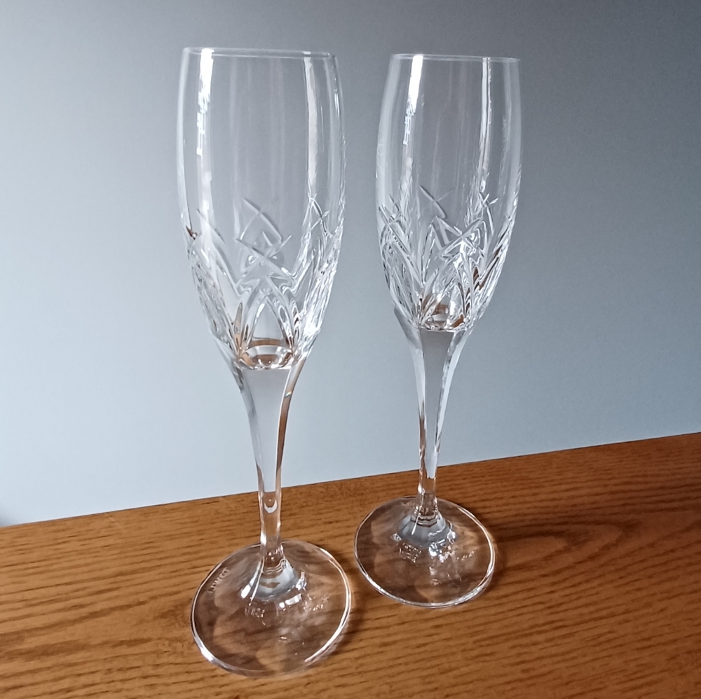EUC Set of 2 Towle Crystal Champagne Flutes
